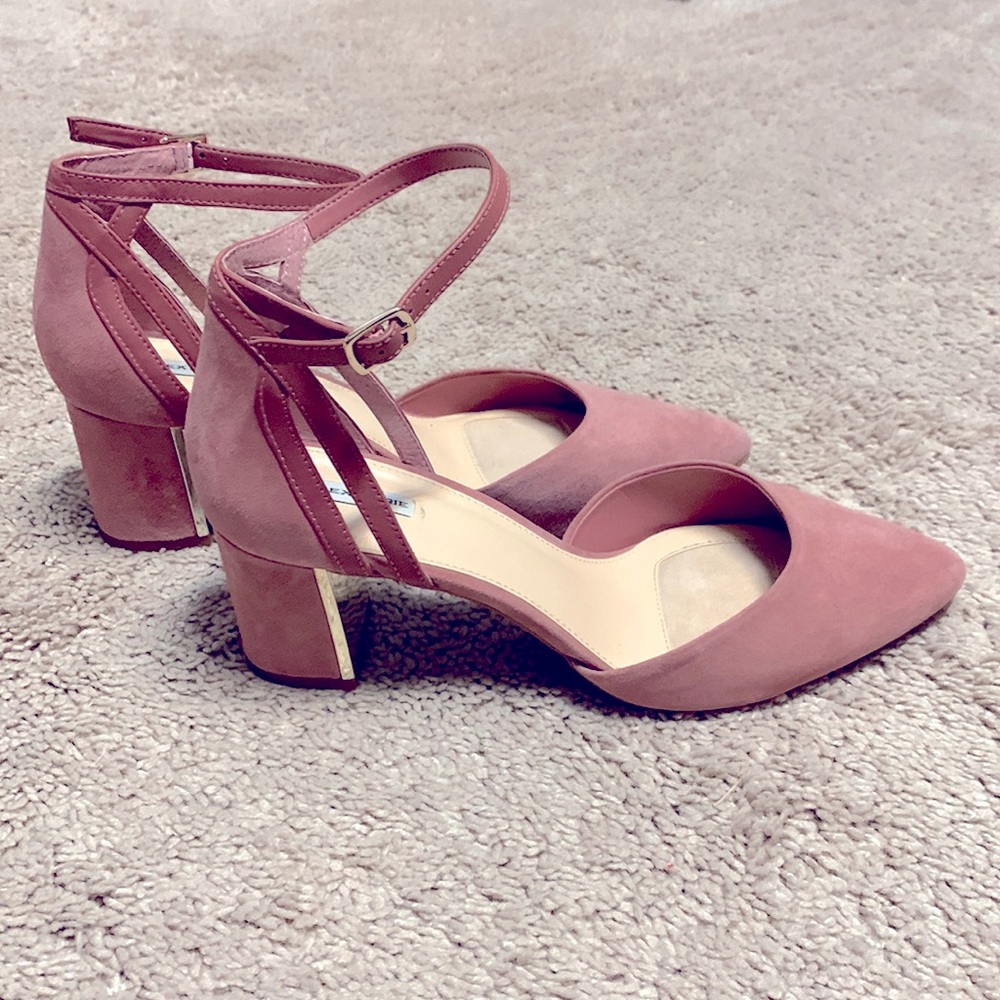 Trendy pair of beautiful rose/blush heels with ankle strap.